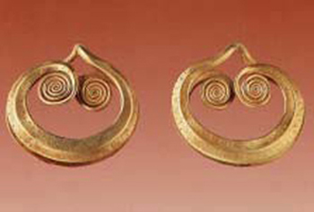 6. Χρυσά κοσµήµατα