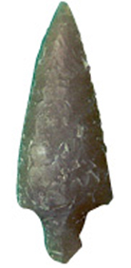 3. Πέλεκυς (τσεκούρι µε ξύλινη λαβή), κοκάλινα αγκίστρια, αιχµή από πέτρινο βέλος.