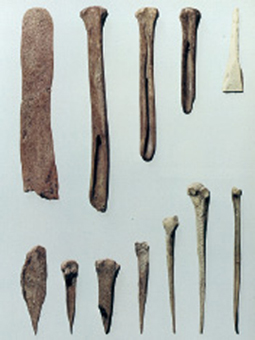 2. Βελόνες από κόκαλο.