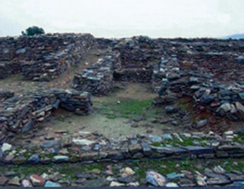 4. Τα ερείπια του ∆ιµηνίου.