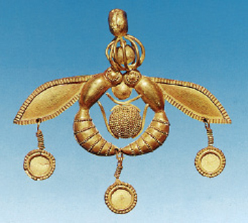 5. Χρυσό κόσµηµα µε παράσταση µελισσών.