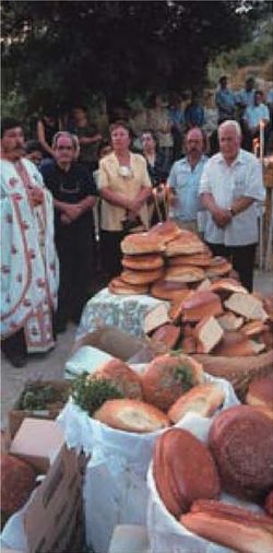 Φωτ/φία: Ν. Ψιλάκης, από το βιβλίο των Ν. και Μ. Ψιλάκη Το ψωµί και τα γλυκίσµατα των Ελλήνων, εκδ. ΚΑΡΜΑΝΩΡ