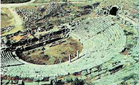 3. Ερείπια από την αρχαία Μίλητο, αποικία των Αθηναίων. Η πόλη καταστράφηκε τελείως από τους Πέρσες. Αργότερα όμως ξαναχτίστηκε.