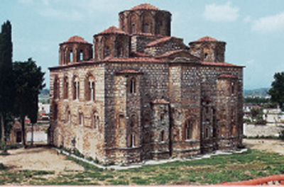 4. Στην Παναγία την Παρηγορίτισσα αφιέρωσαν τη Μητρόπολή τους, στην Άρτα, οι ιδρυτές του Δεσποτάτου της Ηπείρου.