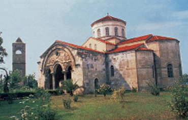 3. Ο ναός της Αγίας Σοφίας στην Τραπεζούντα. Οι ιδρυτές του νέου κρατιδίου μετέφεραν εδώ τις μνήμες και το όνομα της Μεγάλης Εκκλησίας.