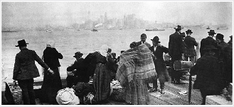 Έλληνες μετανάστες φτάνουν στις ΗΠΑ στις αρχές του 20ου αιώνα