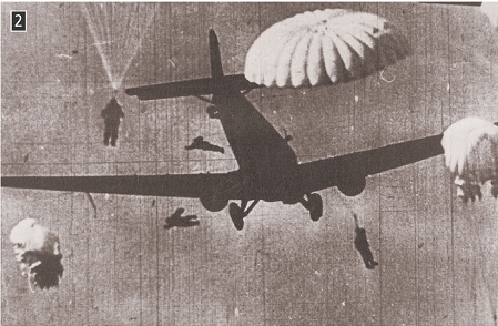 Γερμανοί αλεξιπτωτιστές πέφτουν στην Κρήτη, Αθήνα, Πολεμικό Μουσείο