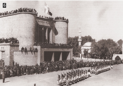 Η απελευθέρωση των Δωδεκανήσων. Τμήμα της Βασιλικής Φρουράς παρελαύνει στη Ρόδο, φωτ. Κ. Μεγαλοκονόμου