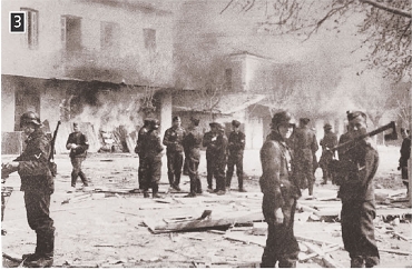 Γερμανοί στρατιώτες στο κατεστραμμένο Δίστομο, συλλογή Σπ. Μελετζή