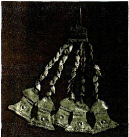 Χρυσά κοσμήματα, δείγματα της εξελιγμένης μεταλλοτεχνίας που αναπτύχθηκε στην Πολιόχνη της Λήμνου. {Αθήνα, Εθνικό Αρχαιολογικό Μουσείο)