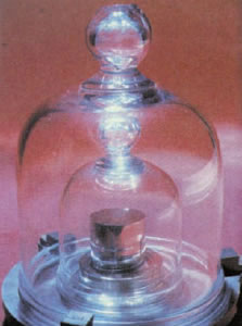 Εικόνα 1.2.14 Πρότυπο χιλιόγραμμο μάζας.