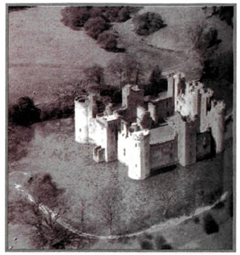 Κάστρο του Μου αιώνα Bodiam, Sussex (Αγγλία).