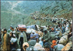 Κούρδοι πρόσφυγες (1991) (Εγκυκλοπαίδεια Grand Larousse, Ενότητα I: Άνθρωπος- κοινωνία, Ελ¬ληνικά Γράμματα, 2001).