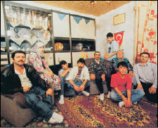  Τουρκία (M. Casta & P. Guizard, Histoire geographie education civique, 4e, Editions Magnard, 2004).