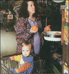 Μονογονεϊκή οικογένεια (Εγκυκλοπαίδεια Grand Larousse, Ενότητα III: Γενικές επιστήμεςέμβιος κόσμος, εκδ. Ελληνικά Γράμματα, 2001).