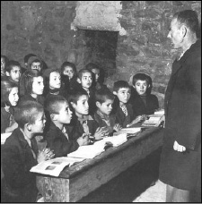 Παιδείας Ενθύμιο Φωτοεκδοτική, 2005).