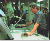 Αυτοματοποιημένες μέθοδοι εκτύπωσης που στηρίζονται στις νέες τεχνολογίες των ηλεκτρονικών υπολογιστών (Εγκυκλοπαίδεια Grand Larousse, Ενότητα I: Άνθρω-πος-κοίνωνία, εκδ. Ελληνικά Γράμματα, 2001).