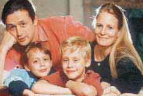 φωτ.4.7. Διευρυμένη οικογένεια στον Έβρο τη δεκαετία του ’50, σύγχρονη πυρηνική και μονογονεϊκή οικογένεια.