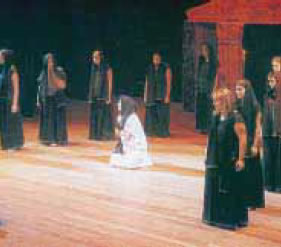 φωτ. 5.4 Παράσταση μαθητών από μαθητικούς διαγωνισμούς του Yπουργείου Εθνικής Παιδείας.