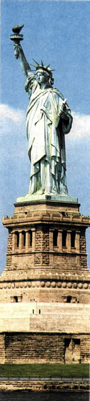 Το «Άγαλμα της Ελευθερίας» στη Νέα Υόρκη, με αρχική ονομασία «Η Ελευθερία που φωτίζει τον κόσμο»