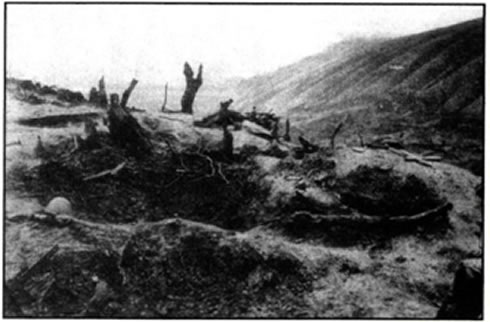 Το περιμάχητο ύψωμα 731 μετά τους ιταλικούς βομβαρδισμούς τον Μάρτιο του 1941.