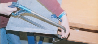 Εικόνα 4.29: Χρήση σιδηροπρίονου