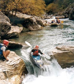 http://67.18.47.148/com/index/sport-fun/text/potamia/kayak/kayak.asp.