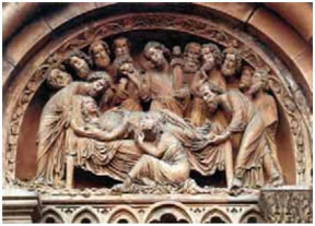 1. «Η Κοίμηση της Θεοτόκου», ανάγλυφο από το Γοτθικό καθεδρικό ναό του Στρασβούργου, περ. 1230. Οι μορφές είναι σχεδόν ολόγλυφες, ώστε ο θεατής να τις αντιλαμβάνεται ακόμα και από μεγάλη απόσταση.