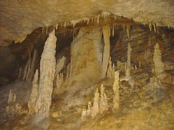 Σταλακτίτες και σταλαγμίτες