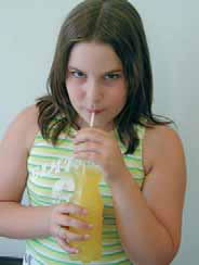 Το αναψυκτικό έχει ίδια γεύση στο μπουκάλι και στο ποτήρι.