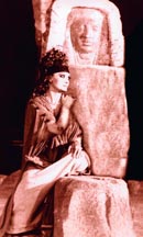 Eλένη (A. Λαδικού, K.Θ.B.E., 1982, σκην. A. Bουτσινάς)