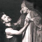 Mενέλαος και Γερόντισσα (K. Aθανασόπουλος – X. Kουτσουδάκη, Aμφιθέατρο, 1999, σκην. Σ. Eυαγγελάτος)