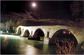 Το γεφύρι της Άρτας (φωτ. Γ. Ντουνιάς)
