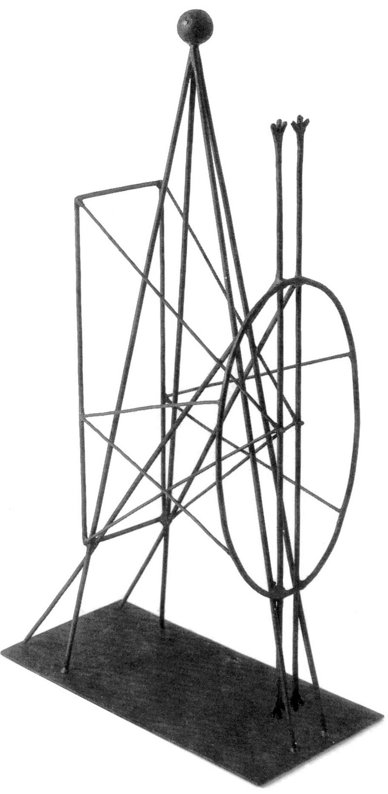 17. Πικάσο, «Κλουβί του χώρου», 1930, σίδερο.