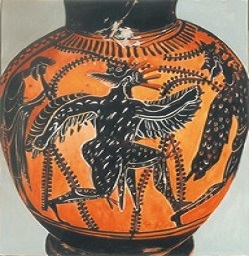 Δύο άντρες μεταμφιεσμένοι σε πουλιά κινούνται με ζωηρά βήματα προς τα δεξιά, στρέφοντας τα κεφάλια προς τα αριστερά. Στην άκρη αριστερά ο αυλητής τούς συνοδεύει με τον αυλό. Mελανόμορφη οινοχόη των αρχών του 5ου αι. π.X. (Λονδίνο, Bρετανικό Mουσείο.) [Aντιγραφή: Λεμονιά Aμαραντίδου.]