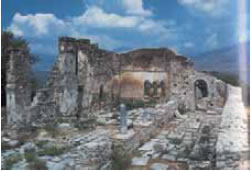 Αγ. Αχίλλειος, ερείπια της τρίκλιτης βασιλικής στις Πρέσπες, που ανήκαν στη Μητρόπολη Οχρίδας.