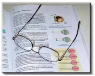 Τα γυαλιά είναι κατάλληλοι φακοί που διορθώνουν κάποια από τα ελαττώματα της όρασης.